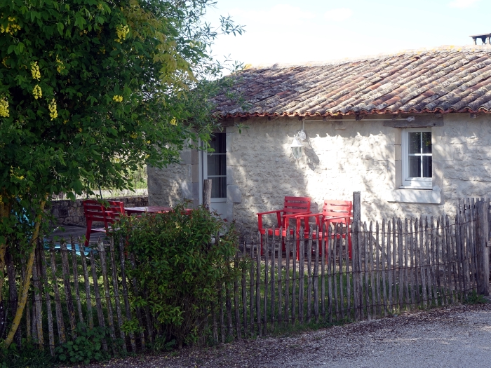 Le jardin du gîte du moineau et sa terrasse privative