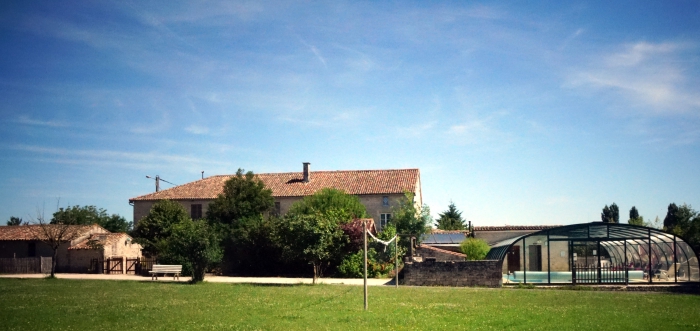 Le jardin du gîte du moineau et sa terasse privative